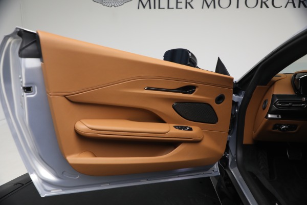 New 2026 Aston Martin Vantage S for sale $249,200 at Pagani of Greenwich in Greenwich CT 06830 13