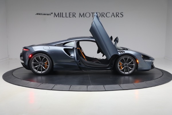 New 2026 McLaren Artura Performance for sale $305,700 at Pagani of Greenwich in Greenwich CT 06830 18