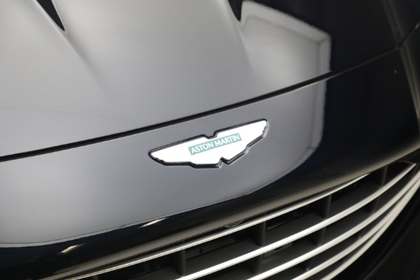 New 2026 Aston Martin Vantage Roadster for sale $260,900 at Pagani of Greenwich in Greenwich CT 06830 25