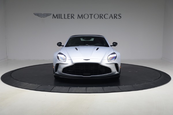 New 2026 Aston Martin Vantage Roadster for sale $274,300 at Pagani of Greenwich in Greenwich CT 06830 24