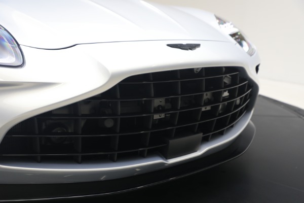 New 2026 Aston Martin Vantage Roadster for sale $274,300 at Pagani of Greenwich in Greenwich CT 06830 26