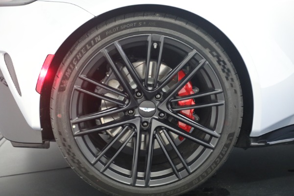 New 2026 Aston Martin Vantage Roadster for sale $274,300 at Pagani of Greenwich in Greenwich CT 06830 28