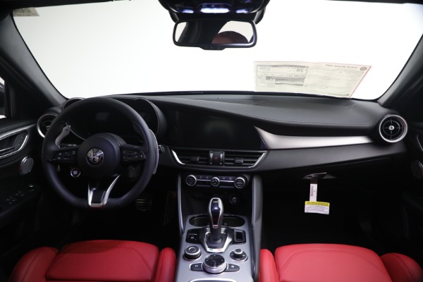 New 2026 Alfa Romeo Giulia VELOCE for sale $58,615 at Pagani of Greenwich in Greenwich CT 06830 22
