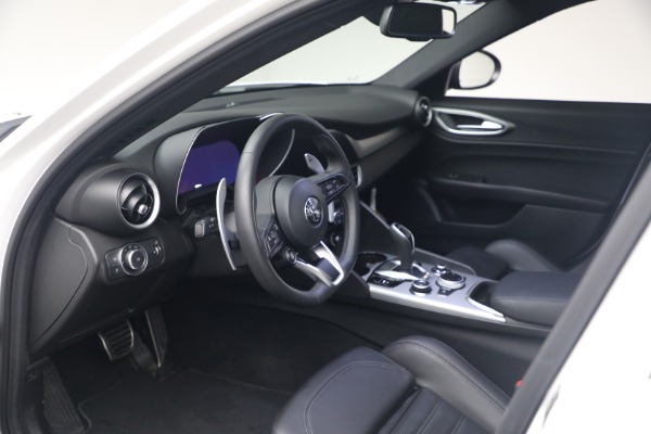 New 2026 Alfa Romeo Giulia for sale $43,000 at Pagani of Greenwich in Greenwich CT 06830 19