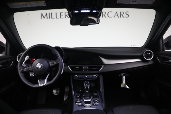 New 2026 Alfa Romeo Giulia for sale $43,000 at Pagani of Greenwich in Greenwich CT 06830 23