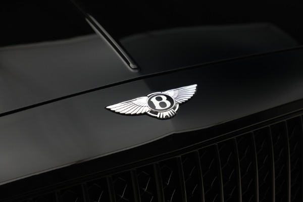 Used 2023 Bentley Flying Spur V8 for sale $143,900 at Pagani of Greenwich in Greenwich CT 06830 13