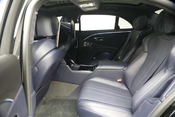 Used 2023 Bentley Flying Spur V8 for sale $143,900 at Pagani of Greenwich in Greenwich CT 06830 25