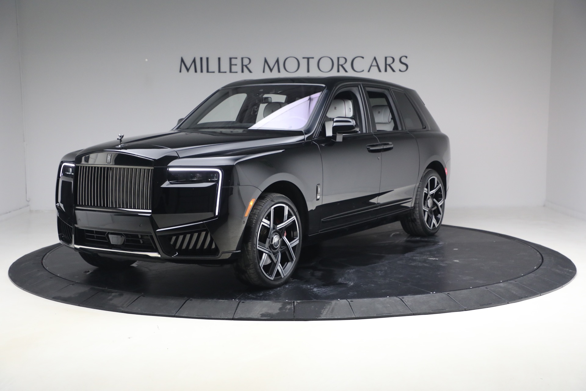 Used 2025 Rolls-Royce Black Badge Cullinan for sale $469,900 at Pagani of Greenwich in Greenwich CT 06830 1