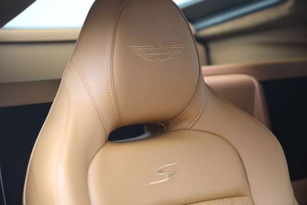 New 2026 Aston Martin Vantage S for sale $249,800 at Pagani of Greenwich in Greenwich CT 06830 25