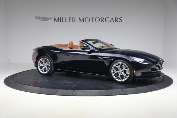 Used 2019 Aston Martin DB11 Volante for sale $121,900 at Pagani of Greenwich in Greenwich CT 06830 10