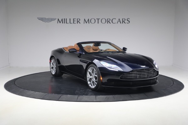 Used 2019 Aston Martin DB11 Volante for sale $121,900 at Pagani of Greenwich in Greenwich CT 06830 11