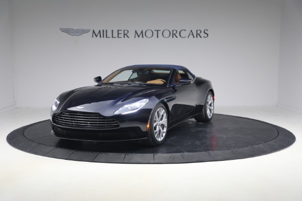 Used 2019 Aston Martin DB11 Volante for sale $121,900 at Pagani of Greenwich in Greenwich CT 06830 13