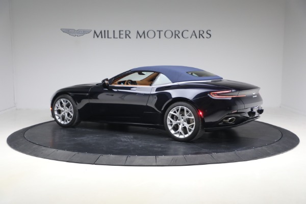 Used 2019 Aston Martin DB11 Volante for sale $121,900 at Pagani of Greenwich in Greenwich CT 06830 16