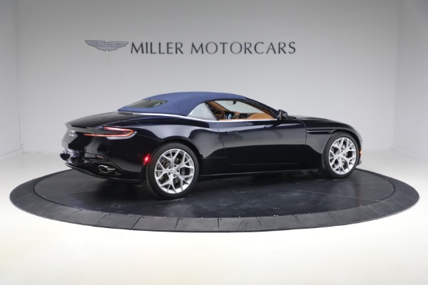Used 2019 Aston Martin DB11 Volante for sale $121,900 at Pagani of Greenwich in Greenwich CT 06830 20