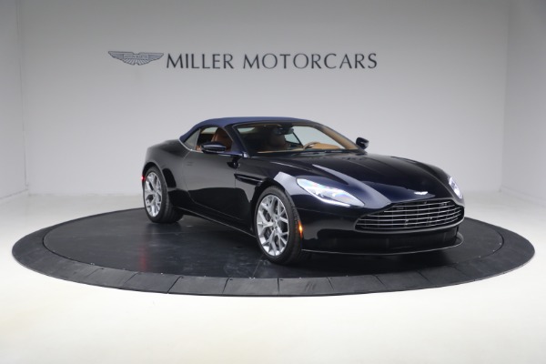 Used 2019 Aston Martin DB11 Volante for sale $121,900 at Pagani of Greenwich in Greenwich CT 06830 23