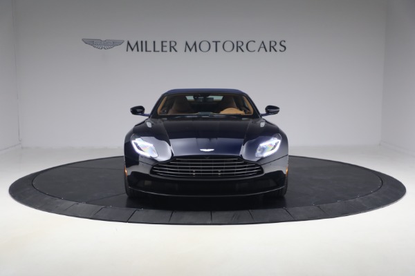 Used 2019 Aston Martin DB11 Volante for sale $121,900 at Pagani of Greenwich in Greenwich CT 06830 24
