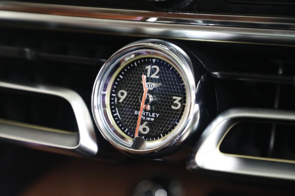 New 2026 Bentley Flying Spur Azure for sale $318,975 at Pagani of Greenwich in Greenwich CT 06830 25