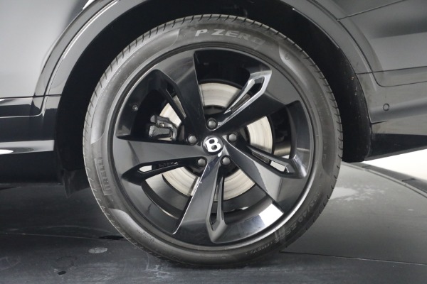 Used 2023 Bentley Bentayga EWB Azure V8 First Edition for sale $173,900 at Pagani of Greenwich in Greenwich CT 06830 15
