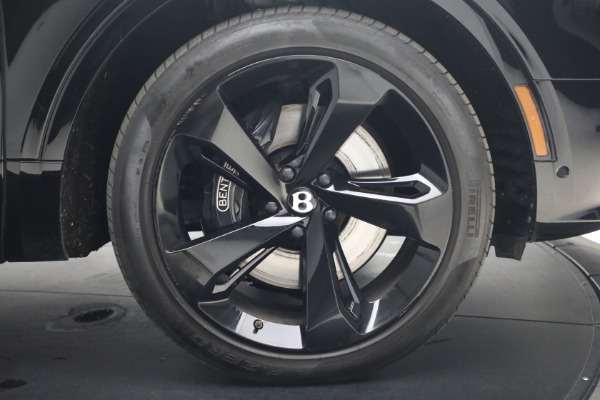 Used 2023 Bentley Bentayga EWB Azure V8 First Edition for sale $173,900 at Pagani of Greenwich in Greenwich CT 06830 17