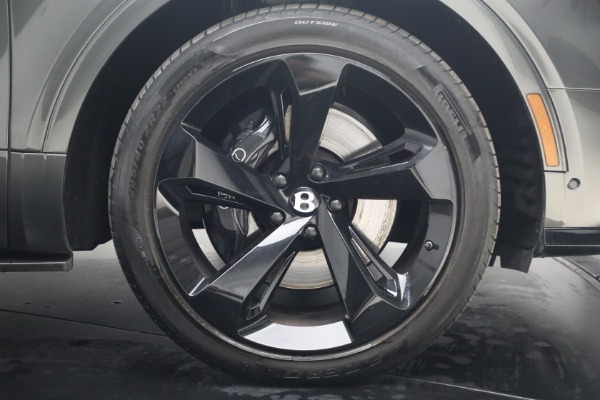 Used 2022 Bentley Bentayga V8 for sale $151,900 at Pagani of Greenwich in Greenwich CT 06830 16