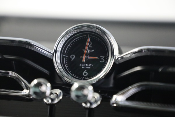 Used 2022 Bentley Bentayga V8 for sale $151,900 at Pagani of Greenwich in Greenwich CT 06830 24