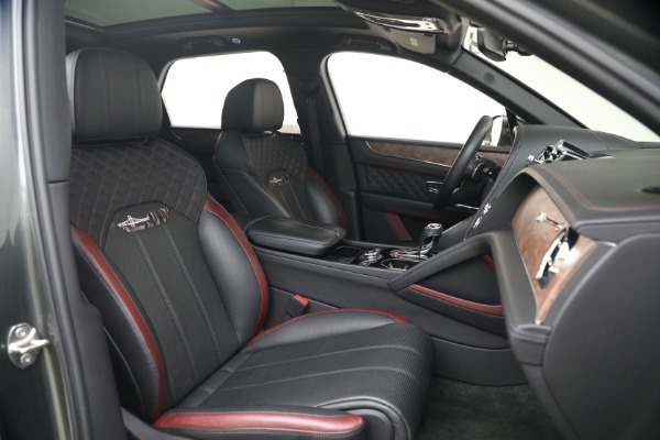 Used 2022 Bentley Bentayga V8 for sale $151,900 at Pagani of Greenwich in Greenwich CT 06830 27