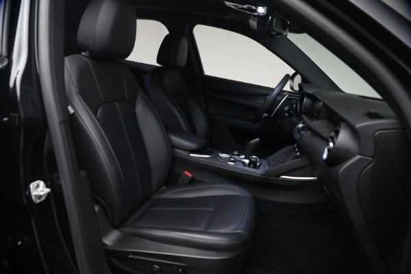 Used 2022 Alfa Romeo Stelvio Sprint for sale $24,900 at Pagani of Greenwich in Greenwich CT 06830 17