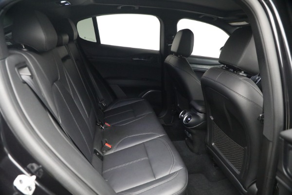 Used 2022 Alfa Romeo Stelvio Sprint for sale $24,900 at Pagani of Greenwich in Greenwich CT 06830 20