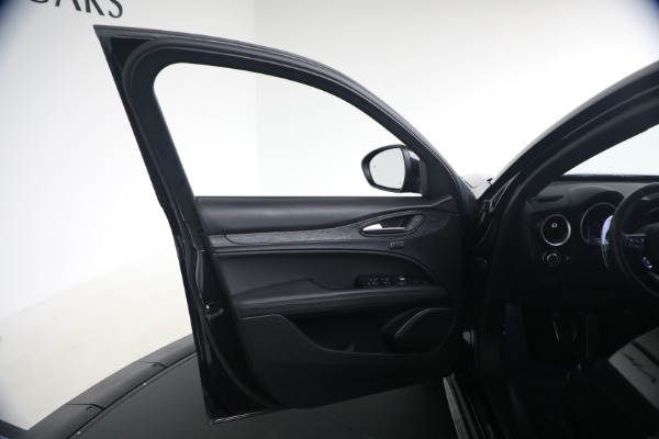 Used 2022 Alfa Romeo Stelvio Sprint for sale $24,900 at Pagani of Greenwich in Greenwich CT 06830 24