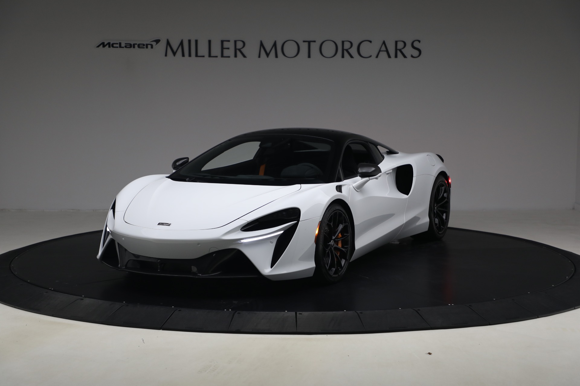 Used 2023 McLaren Artura for sale $184,900 at Pagani of Greenwich in Greenwich CT 06830 1
