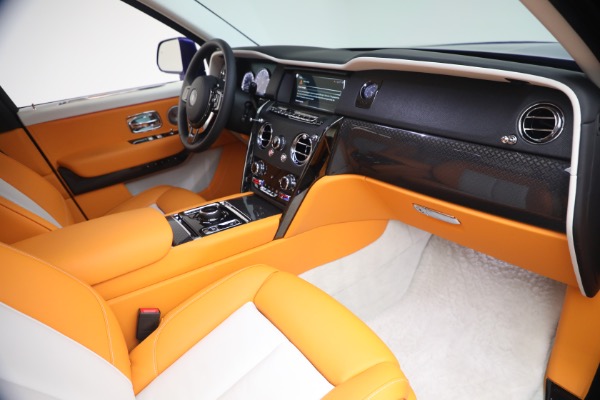Used 2023 Rolls-Royce Black Badge Cullinan for sale $375,900 at Pagani of Greenwich in Greenwich CT 06830 18