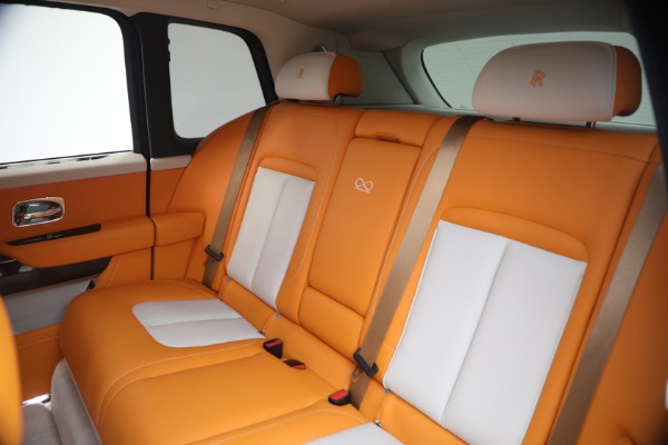 Used 2023 Rolls-Royce Black Badge Cullinan for sale $375,900 at Pagani of Greenwich in Greenwich CT 06830 25