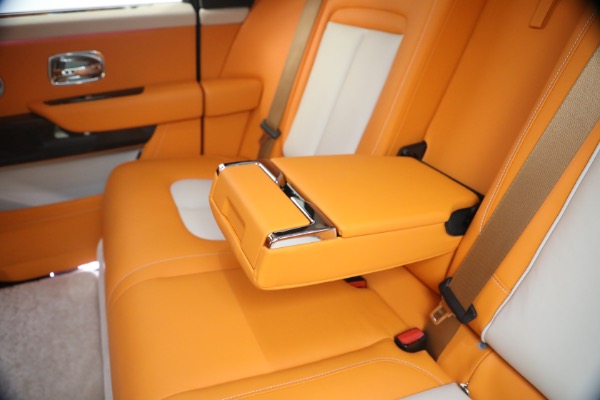 Used 2023 Rolls-Royce Black Badge Cullinan for sale $375,900 at Pagani of Greenwich in Greenwich CT 06830 28