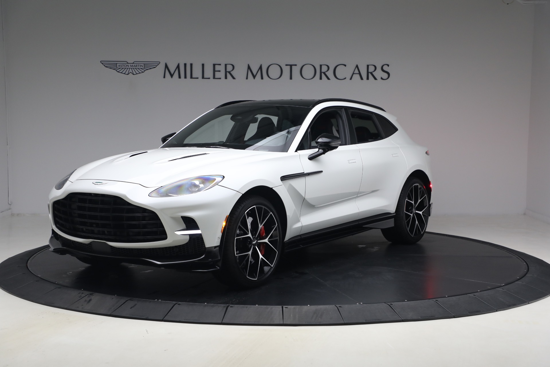Used 2025 Aston Martin DBX 707 for sale $222,900 at Pagani of Greenwich in Greenwich CT 06830 1