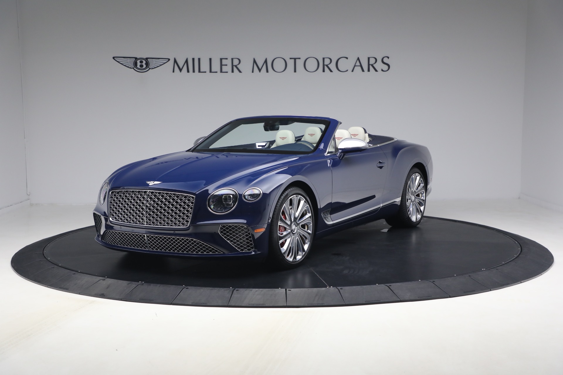 Used 2022 Bentley Continental GTC V8 for sale $225,900 at Pagani of Greenwich in Greenwich CT 06830 1