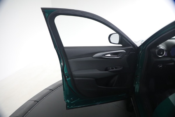 Used 2024 Alfa Romeo Tonale Hybrid Ti for sale $30,900 at Pagani of Greenwich in Greenwich CT 06830 23