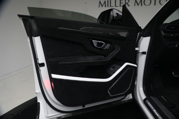 Used 2024 Lamborghini Urus Performante for sale $289,900 at Pagani of Greenwich in Greenwich CT 06830 21