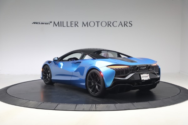 Used 2024 McLaren Artura Performance for sale $182,900 at Pagani of Greenwich in Greenwich CT 06830 5