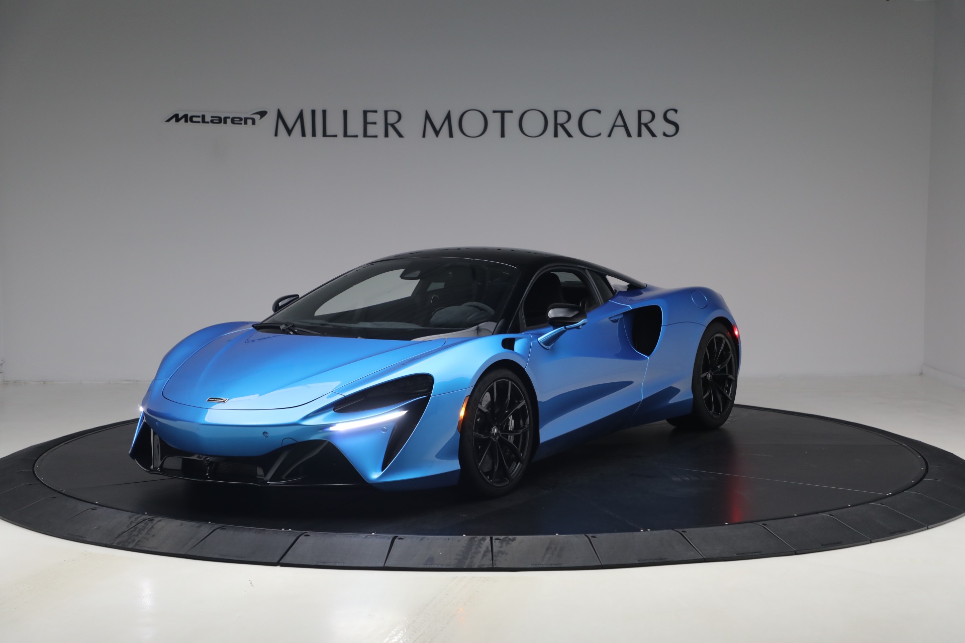 Used 2024 McLaren Artura Performance for sale $182,900 at Pagani of Greenwich in Greenwich CT 06830 1