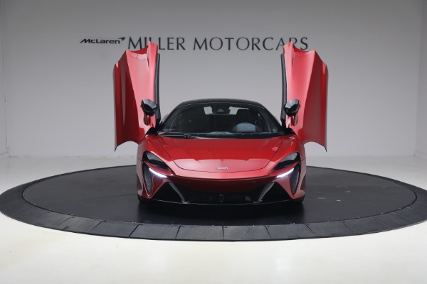 Used 2023 McLaren Artura Performance for sale $179,900 at Pagani of Greenwich in Greenwich CT 06830 13