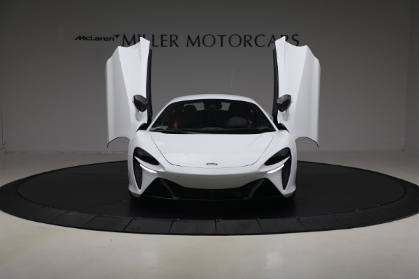 Used 2023 McLaren Artura Performance for sale $164,900 at Pagani of Greenwich in Greenwich CT 06830 13