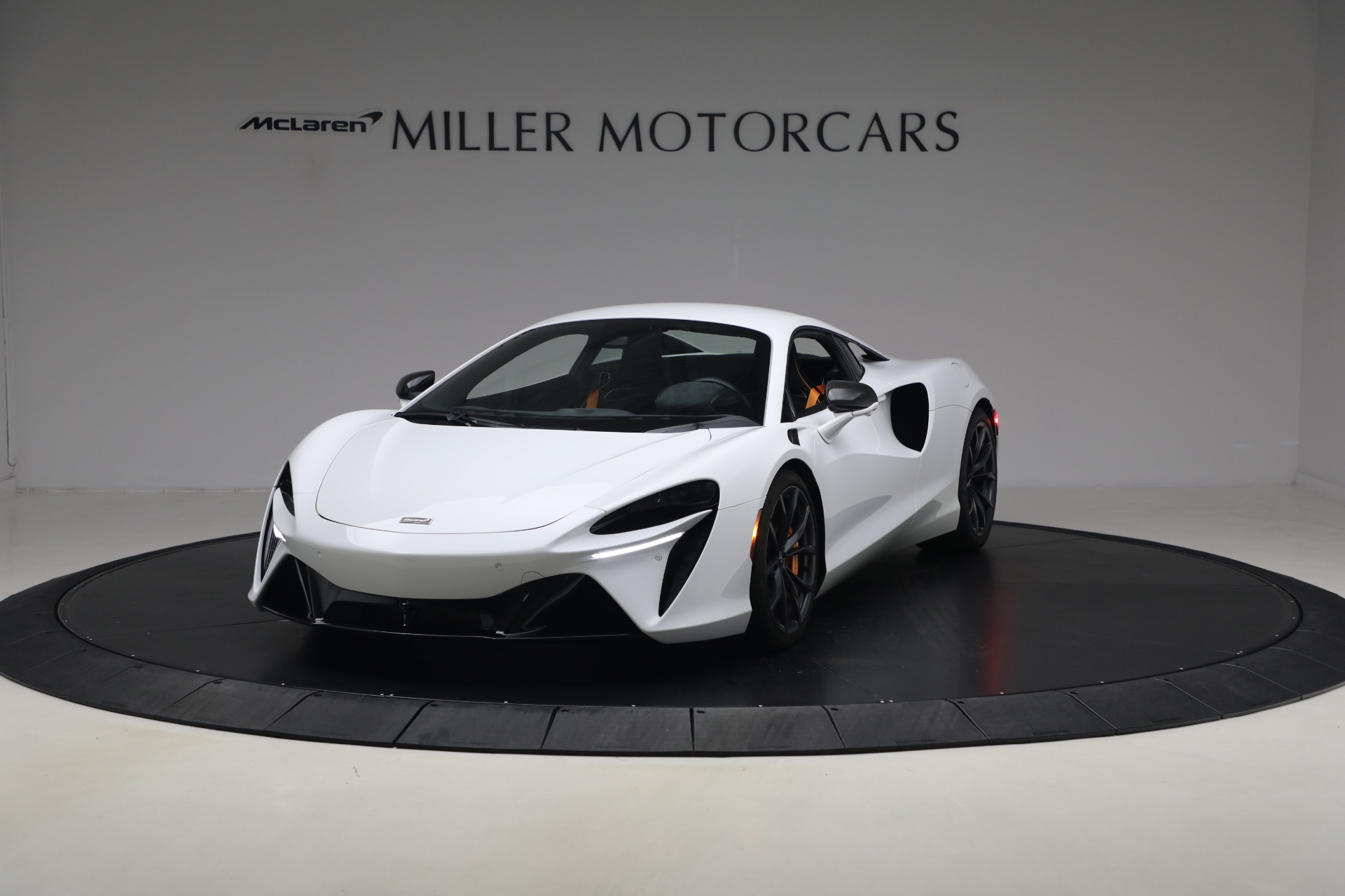 Used 2023 McLaren Artura Performance for sale $164,900 at Pagani of Greenwich in Greenwich CT 06830 1