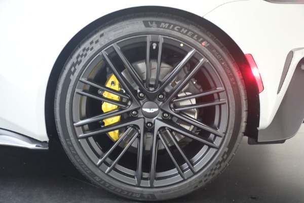 New 2026 Aston Martin Vantage S Roadster for sale $261,400 at Pagani of Greenwich in Greenwich CT 06830 28