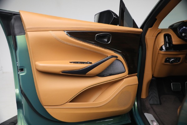 Used 2025 Aston Martin DBX 707 for sale $214,900 at Pagani of Greenwich in Greenwich CT 06830 13