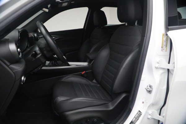 Used 2024 Alfa Romeo Tonale Hybrid Ti for sale $28,900 at Pagani of Greenwich in Greenwich CT 06830 15