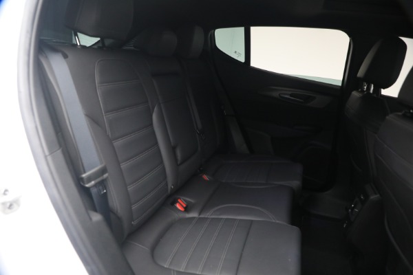 Used 2024 Alfa Romeo Tonale Hybrid Ti for sale $28,900 at Pagani of Greenwich in Greenwich CT 06830 20