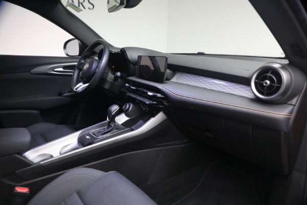 Used 2024 Alfa Romeo Tonale Hybrid Ti for sale $29,900 at Pagani of Greenwich in Greenwich CT 06830 14