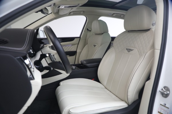 Used 2022 Bentley Bentayga V8 for sale $137,900 at Pagani of Greenwich in Greenwich CT 06830 21