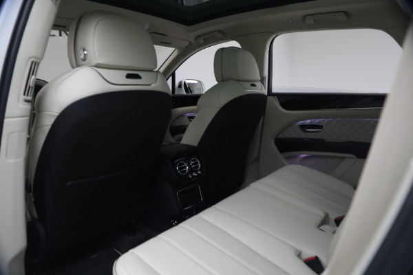 Used 2022 Bentley Bentayga V8 for sale $137,900 at Pagani of Greenwich in Greenwich CT 06830 22