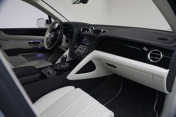 Used 2022 Bentley Bentayga V8 for sale $137,900 at Pagani of Greenwich in Greenwich CT 06830 26